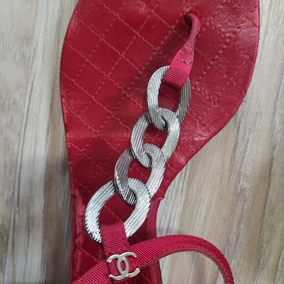 Chanel Sandals Red Quilted Leather Size 38 Chain - Picture 5 of 7